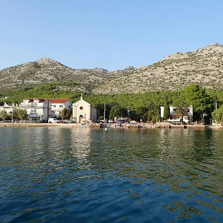 In Starigrad-paklenica 6868 Apartman