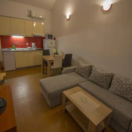 In Starigrad-paklenica 6868 Apartman Starigrad-Paklenica