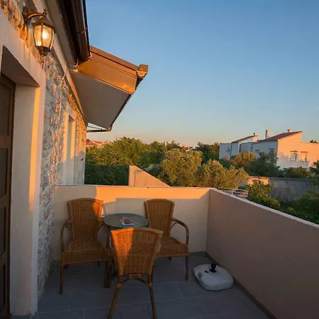Apartman In Starigrad-paklenica 6868 *