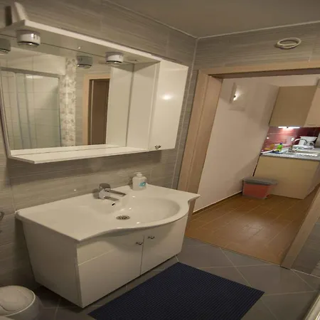 In Starigrad-paklenica 6868 Apartman