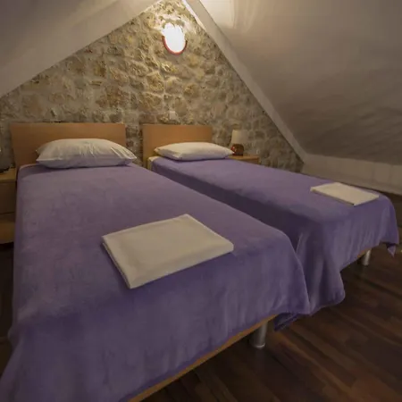 In Starigrad-paklenica 6868 Apartman Starigrad-Paklenica