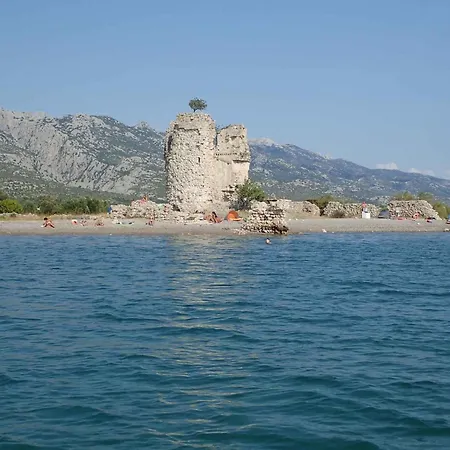 In Starigrad-paklenica 6868